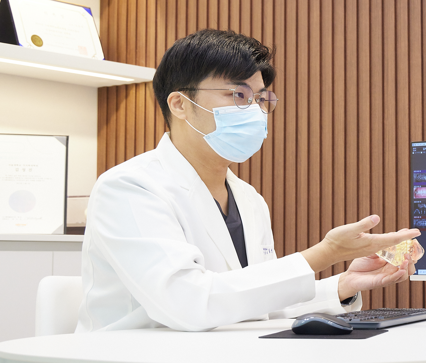 야탑역 치과 원내기공실 당일 보철